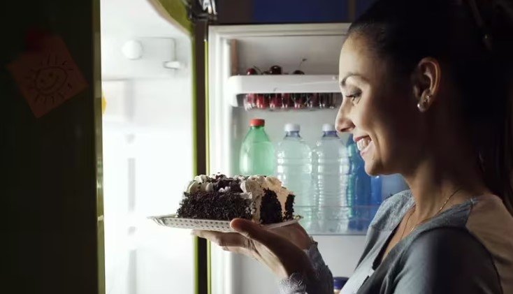 late-night eating habits