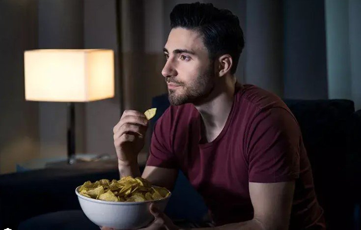 late-night eating habits